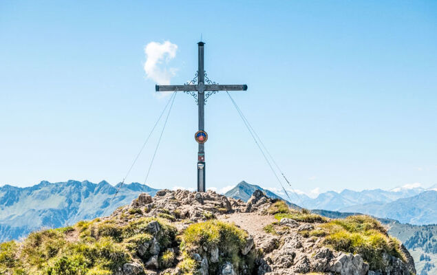 Christine - Photo 33