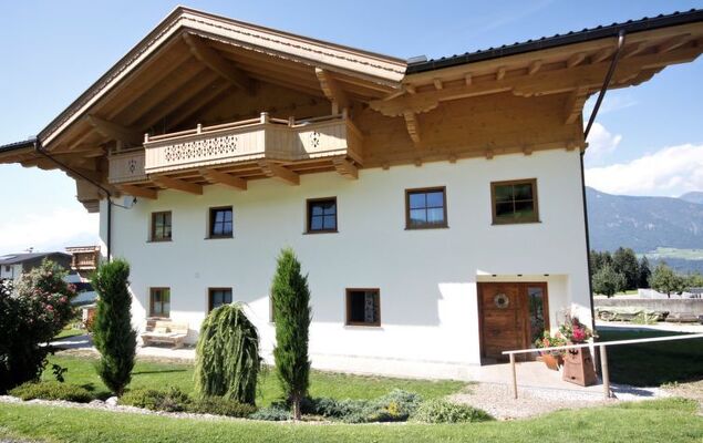 Christine - Photo 33